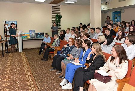 Сборник АПЗ «Родные пейзажи» презентовали в Центральной городской библиотеке студентам АПК